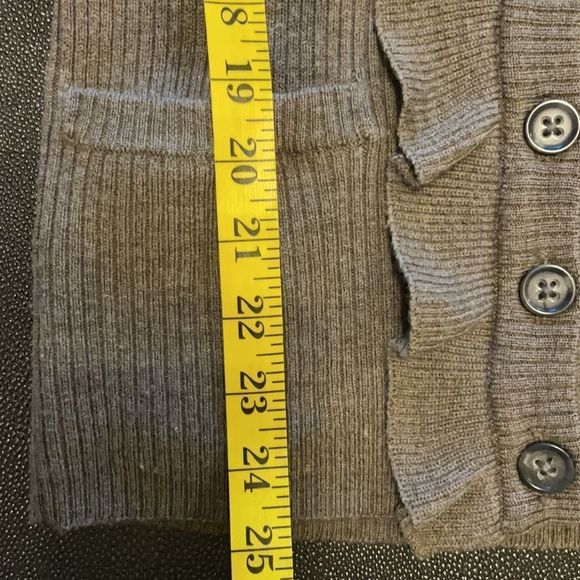 Brown Ruffled V-Neck Button-Up Women's Sweater Merino Wool - Picture 7 of 8